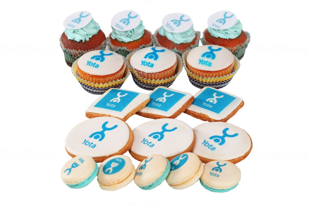 Корпоративные подарки от Yota - десерты и упаковка с логотипом