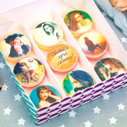 С вашими фото и надписями