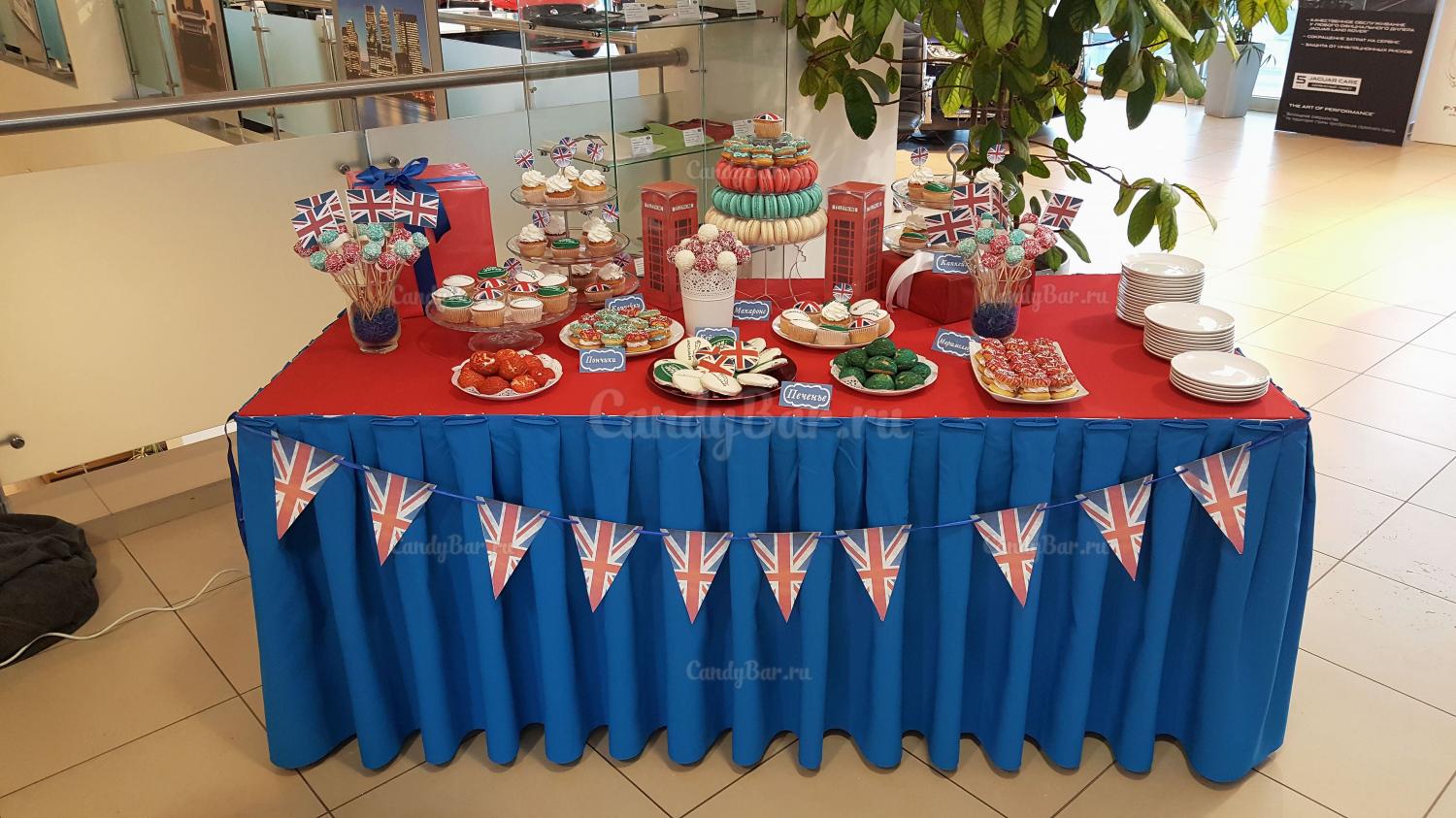 Корпоративный кэнди бар от автосалона Land Rover