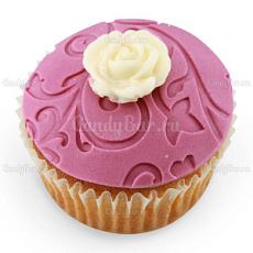 Свадебные капкейки фиолетовые с белой розочкой